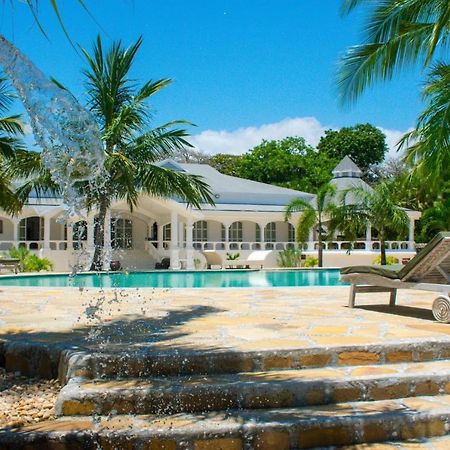 Zumzum Beach House Bed & Breakfast Kinondo Exterior photo