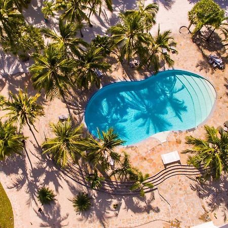 Zumzum Beach House Bed & Breakfast Kinondo Exterior photo